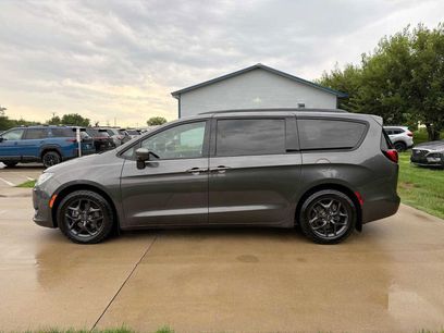 Used 2018 Chrysler Pacifica Touring-L Plus