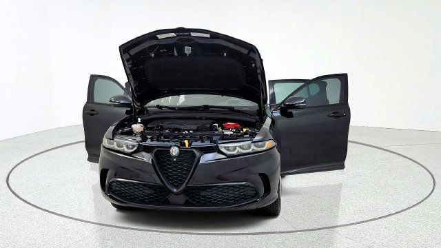Used 2024 Alfa Romeo Tonale Veloce AWD/4WD image 13