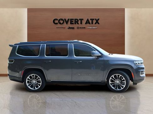 Used 2023 Jeep Grand Wagoneer Series II AWD/4WD image 6