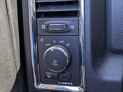 Used 2017 RAM 1500 Laramie w/ Convenience Group AWD/4WD image 26