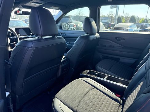 Used 2024 Nissan Pathfinder Rock Creek image 6