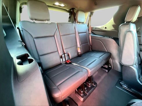 Used 2021 Chevrolet Tahoe Z71 w/ Luxury Package AWD/4WD image 29