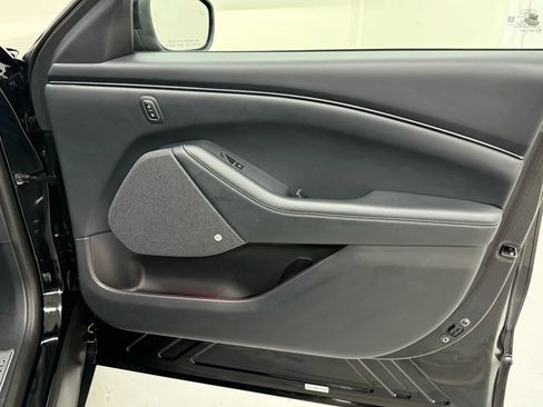 Used 2021 Ford Mustang Mach-E Premium image 19