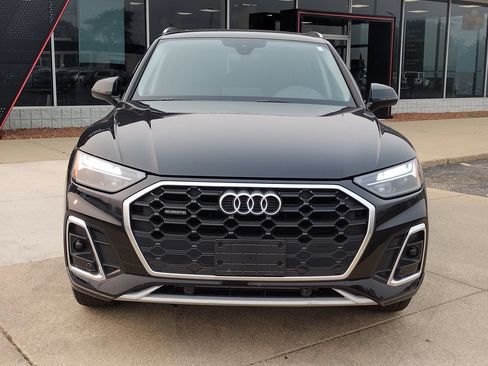 Used 2023 Audi Q5 2.0T Premium w/ Convenience Package AWD/4WD image 2