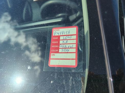 Certified 2025 Kia Carnival LXS image 6