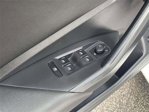 Used 2019 Volkswagen Jetta R-Line w/ R-Line Cold Weather Package image 17