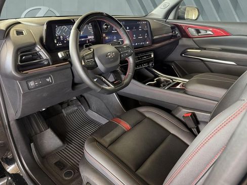 Used 2025 Chevrolet Traverse RS w/ LPO, Floor Liner Package FWD image 10