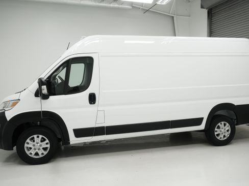 Used 2023 RAM ProMaster 2500 w/ Premium Appearance Group FWD image 5