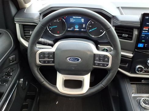 Used 2024 Ford Expedition XLT AWD/4WD image 14