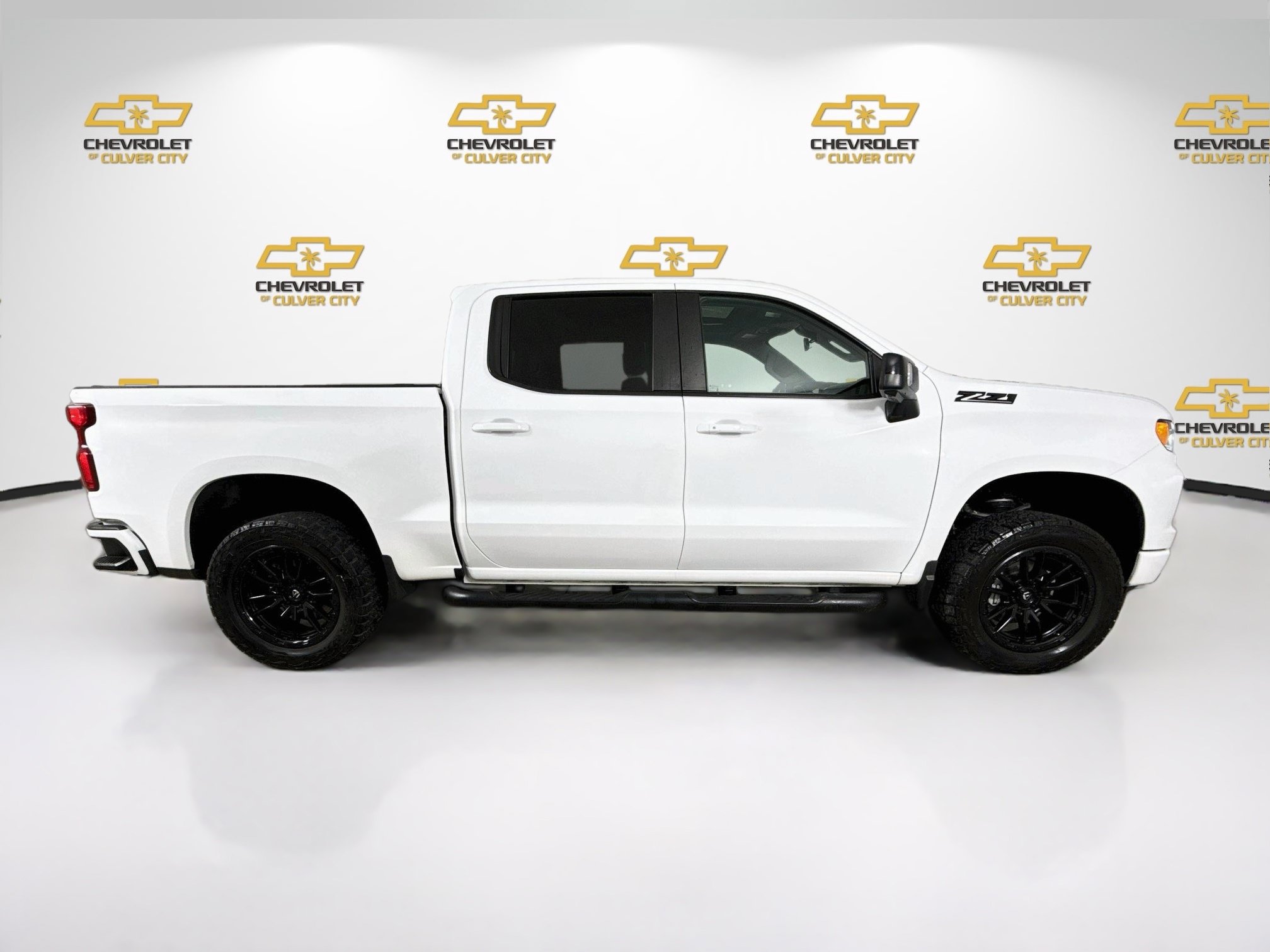 Used 2024 Chevrolet Silverado 1500 RST AWD/4WD image 9