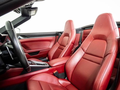 Certified 2020 Porsche 911 Carrera S RWD image 5