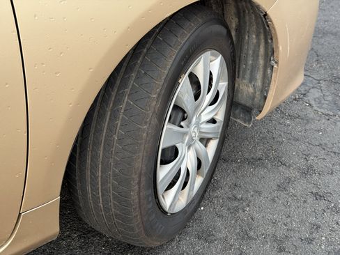 Used 2012 Toyota Corolla LE image 13