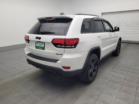 Used 2018 Jeep Grand Cherokee Laredo image 9