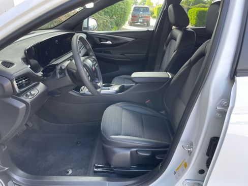 Used 2025 Buick Envista Preferred image 27