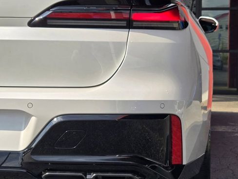 Used 2023 BMW 760i xDrive 760i xDrive w/ Executive Package image 9