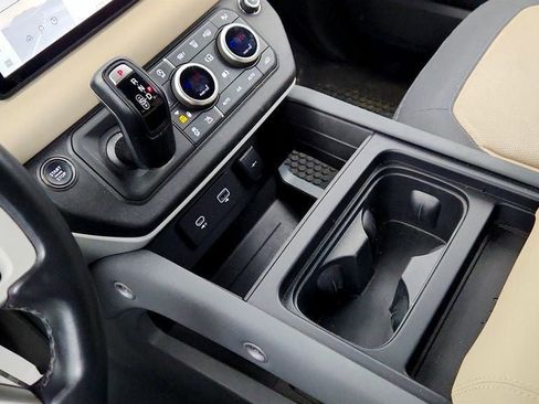 Used 2023 Land Rover Defender 110 X-Dynamic SE image 17