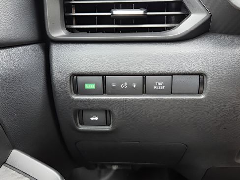 Used 2024 Nissan Sentra S image 21