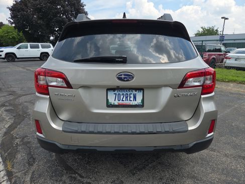Used 2016 Subaru Outback 2.5i Limited AWD/4WD image 7