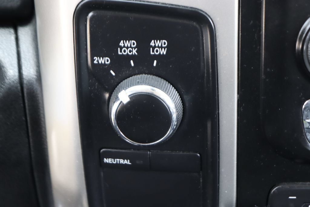 Used 2018 RAM 2500 SLT AWD/4WD image 30