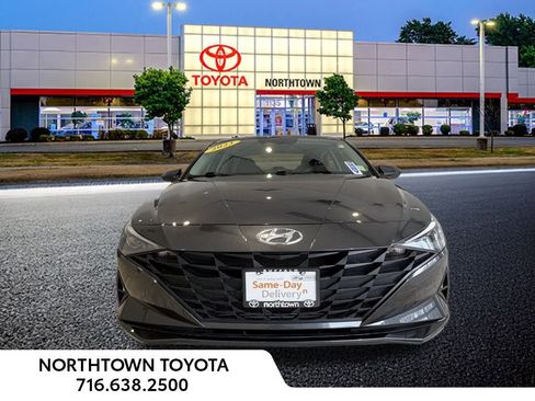 Used 2023 Hyundai Elantra SEL image 5