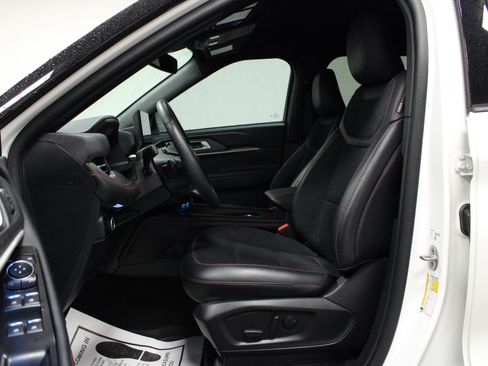 Used 2025 Ford Explorer ST AWD/4WD image 12
