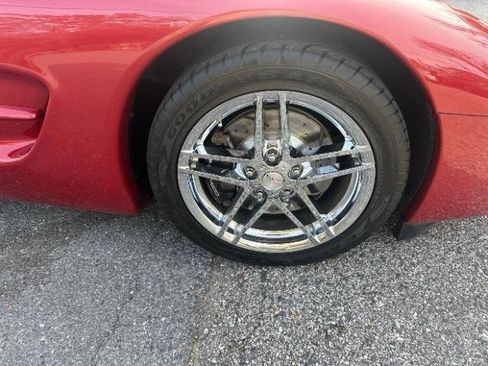 Used 1998 Chevrolet Corvette Convertible w/ Performance Handling Pkg RWD image 17
