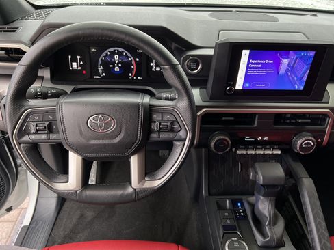 Used 2025 Toyota 4Runner SR5 image 28