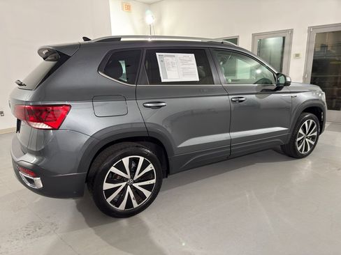 Used 2024 Volkswagen Taos SE image 14