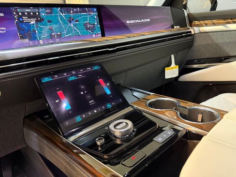 New 2026 Cadillac Escalade Platinum Sport AWD/4WD image 34