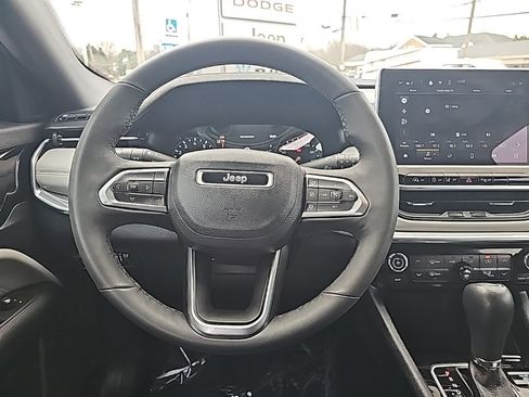 Certified 2024 Jeep Compass Limited image 19