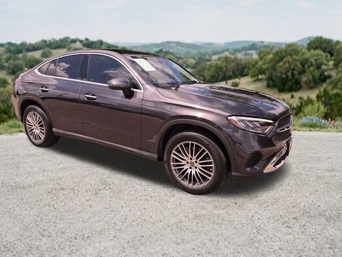Used 2024 Mercedes-Benz GLC 300 4MATIC image 1