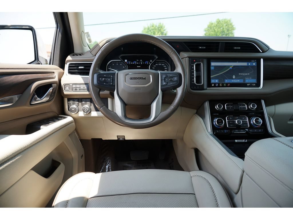 Used 2021 GMC Yukon XL Denali w/ Denali Premium Package AWD/4WD image 21