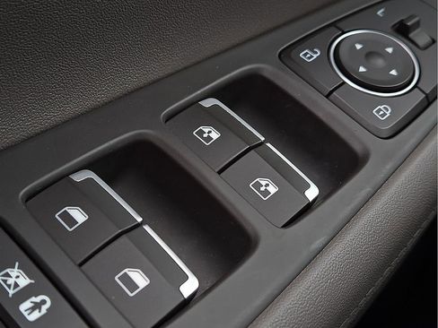 Used 2020 Hyundai Santa Fe SEL image 17