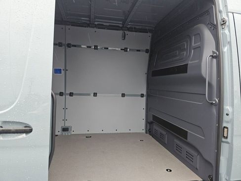 New 2025 Mercedes-Benz Sprinter 2500 image 17