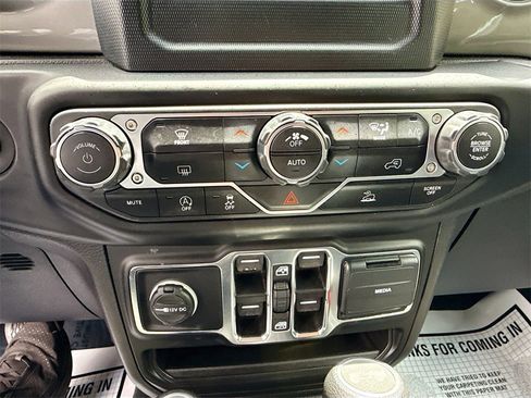 Used 2021 Jeep Wrangler Unlimited Sahara image 16