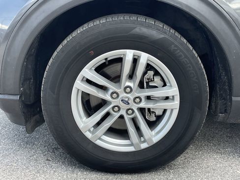 Used 2020 Ford Explorer XLT image 33