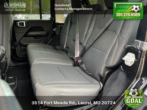 Used 2024 Jeep Wrangler Unlimited Sahara AWD/4WD image 19