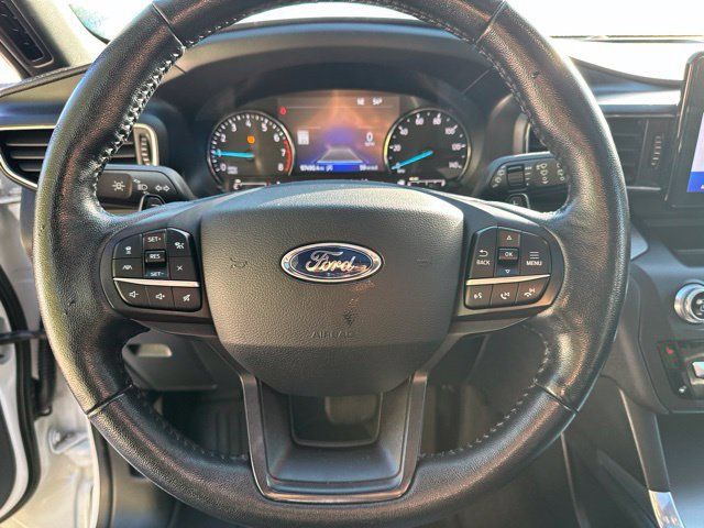 Used 2020 Ford Explorer XLT w/ Equipment Group 202A AWD/4WD image 28