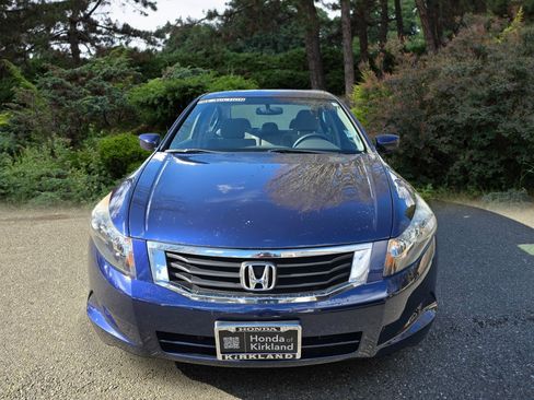 Used 2010 Honda Accord LX image 2