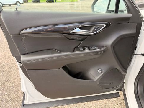 Used 2023 Buick Envision Essence image 9