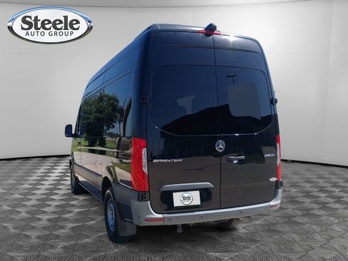 Used 2023 Mercedes-Benz Sprinter 2500 image 2