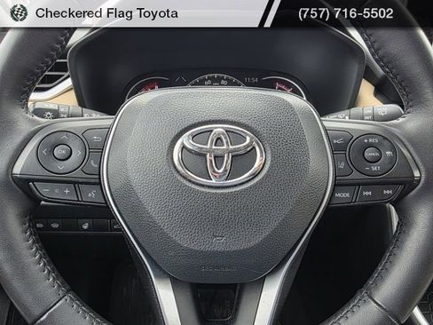 Used 2023 Toyota RAV4 XLE Premium image 15