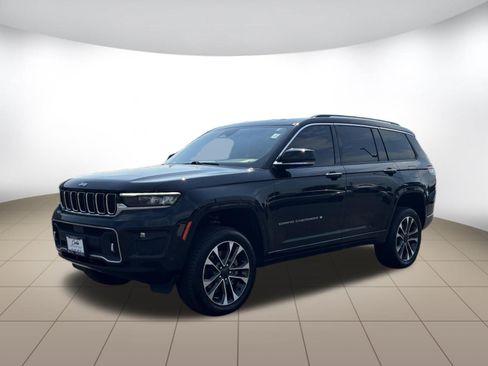 Used 2022 Jeep Grand Cherokee L Overland w/ Luxury Tech Group IV AWD/4WD image 3