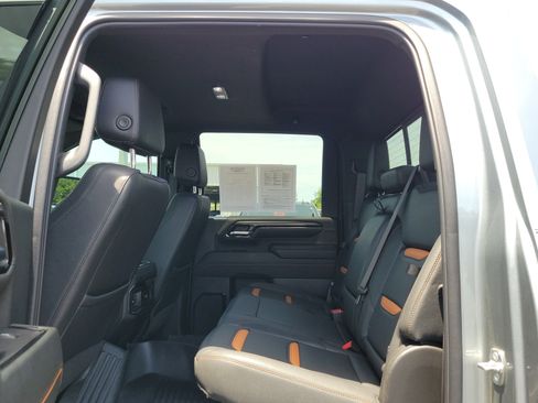 Used 2024 GMC Sierra 2500 AT4 w/ AT4 Premium Plus Package AWD/4WD image 12