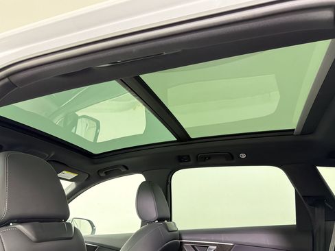 Used 2025 Audi Q7 3.0T Premium Plus image 16