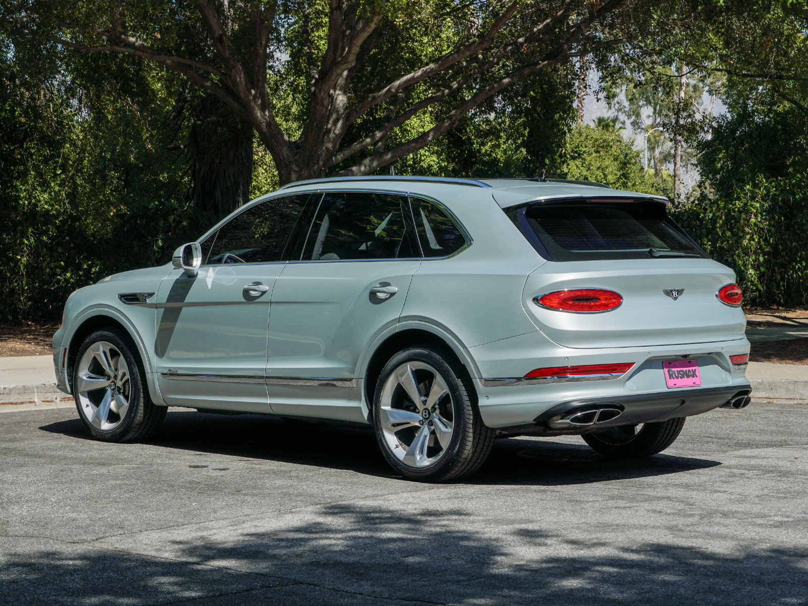 Certified 2023 Bentley Bentayga AWD/4WD image 5