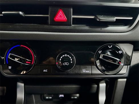 Used 2024 Kia Seltos LX image 22