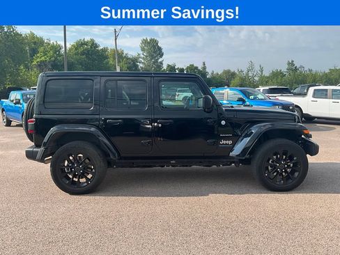 Used 2024 Jeep Wrangler Unlimited Sahara AWD/4WD image 8