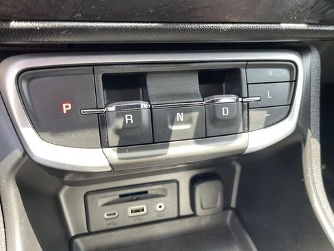Used 2023 GMC Terrain SLT AWD/4WD image 22