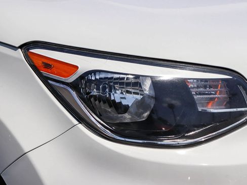 Used 2019 Kia Soul + w/ Audio Package FWD image 4